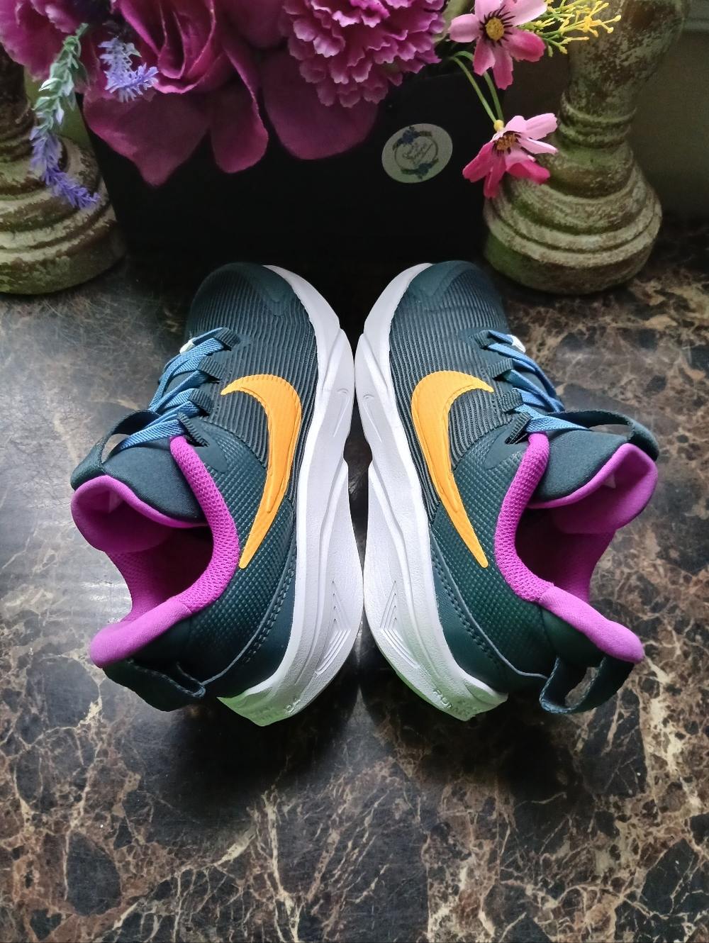 Nike Star Runner 4 Athletic/Lifestyle Velcro Shoes Size 2 Youth Unisex - Picture 10 of 11